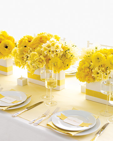 yellow modern wedding centerpieces And to show the variety of ranunculus 
