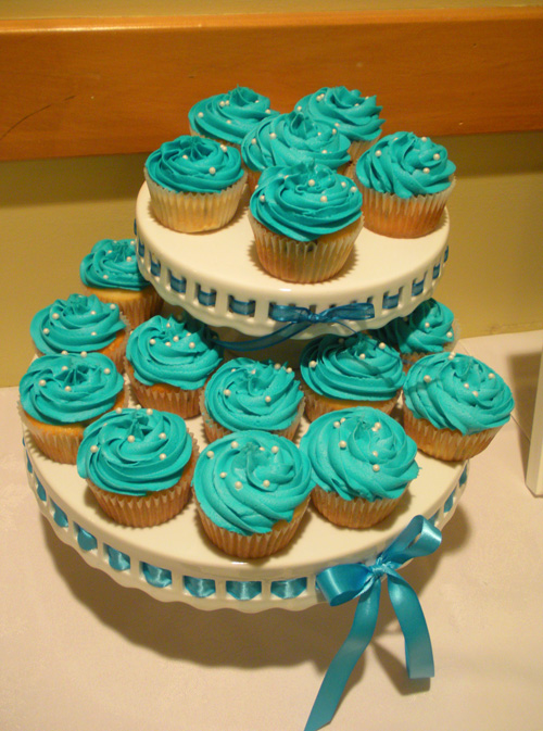 Turquoise cupcake table Calgary wedding planner Calgary wedding design